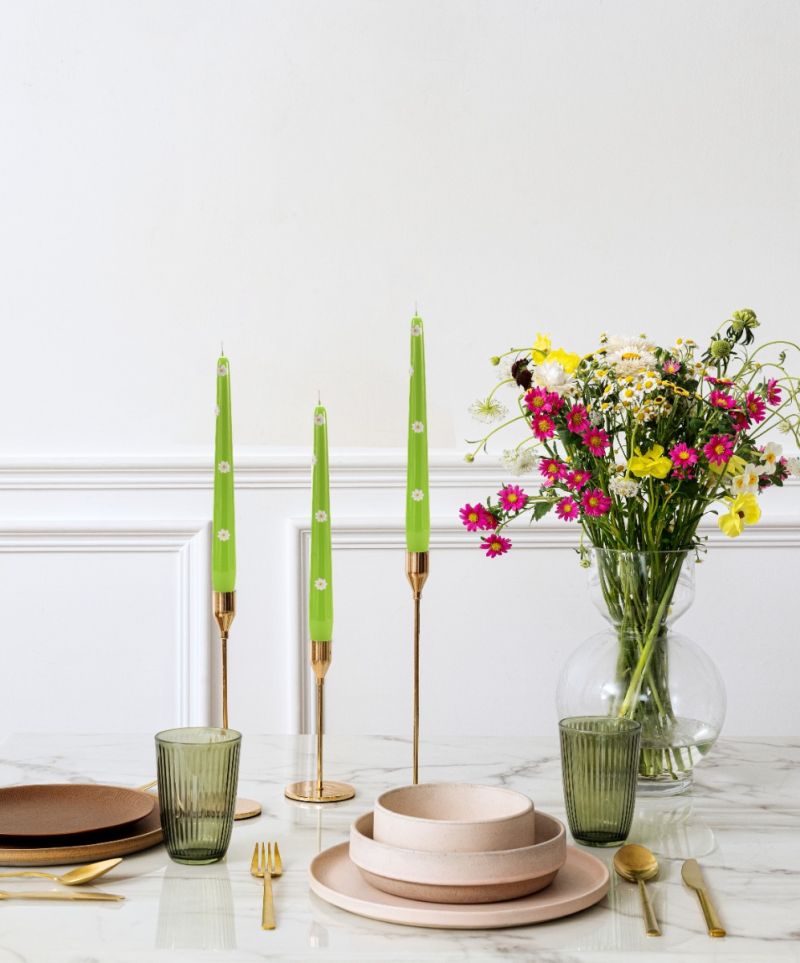 Candele coniche con Margherite Ø 2,2 cm h. 25 cm 2 pezzi -Pistacchio