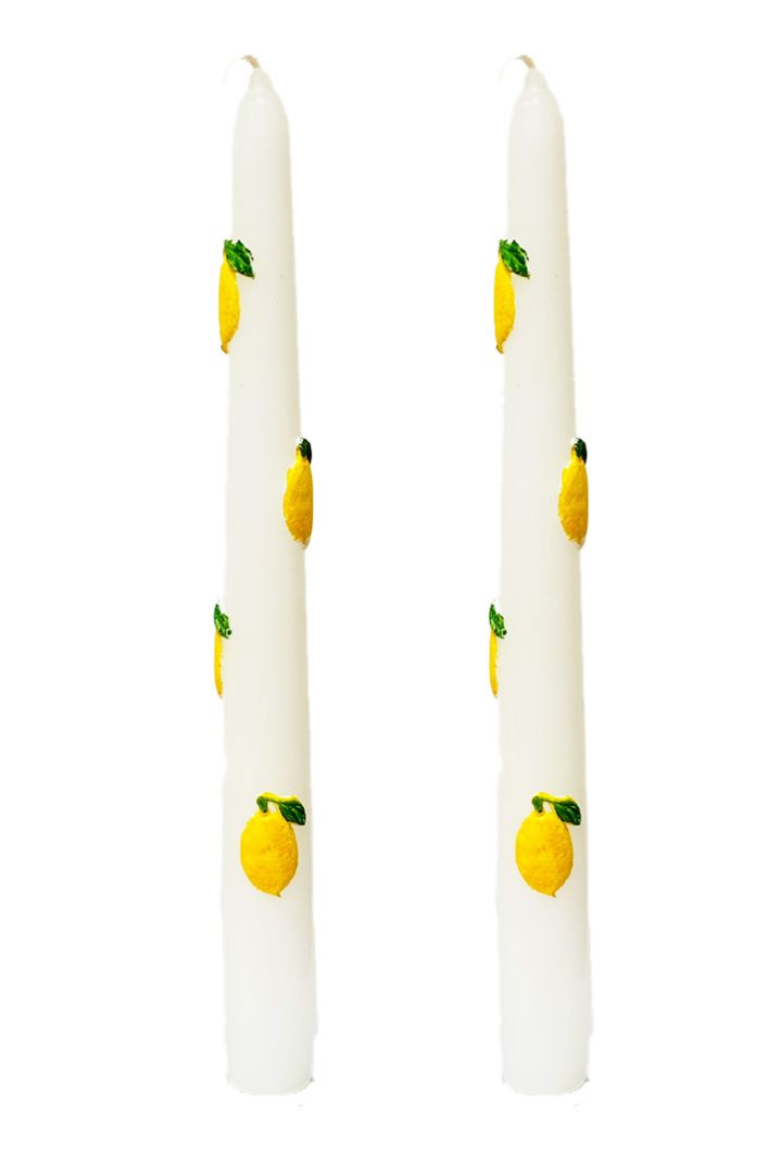 2 Candele Coniche con Limoni in cera  - Diametro 2,2 cm Altezza 25 cm - Colore Bianco