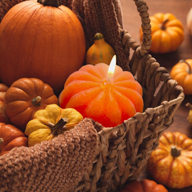 Candela a forma di Zucca  Ø 9 cm , h 7,5 cm 